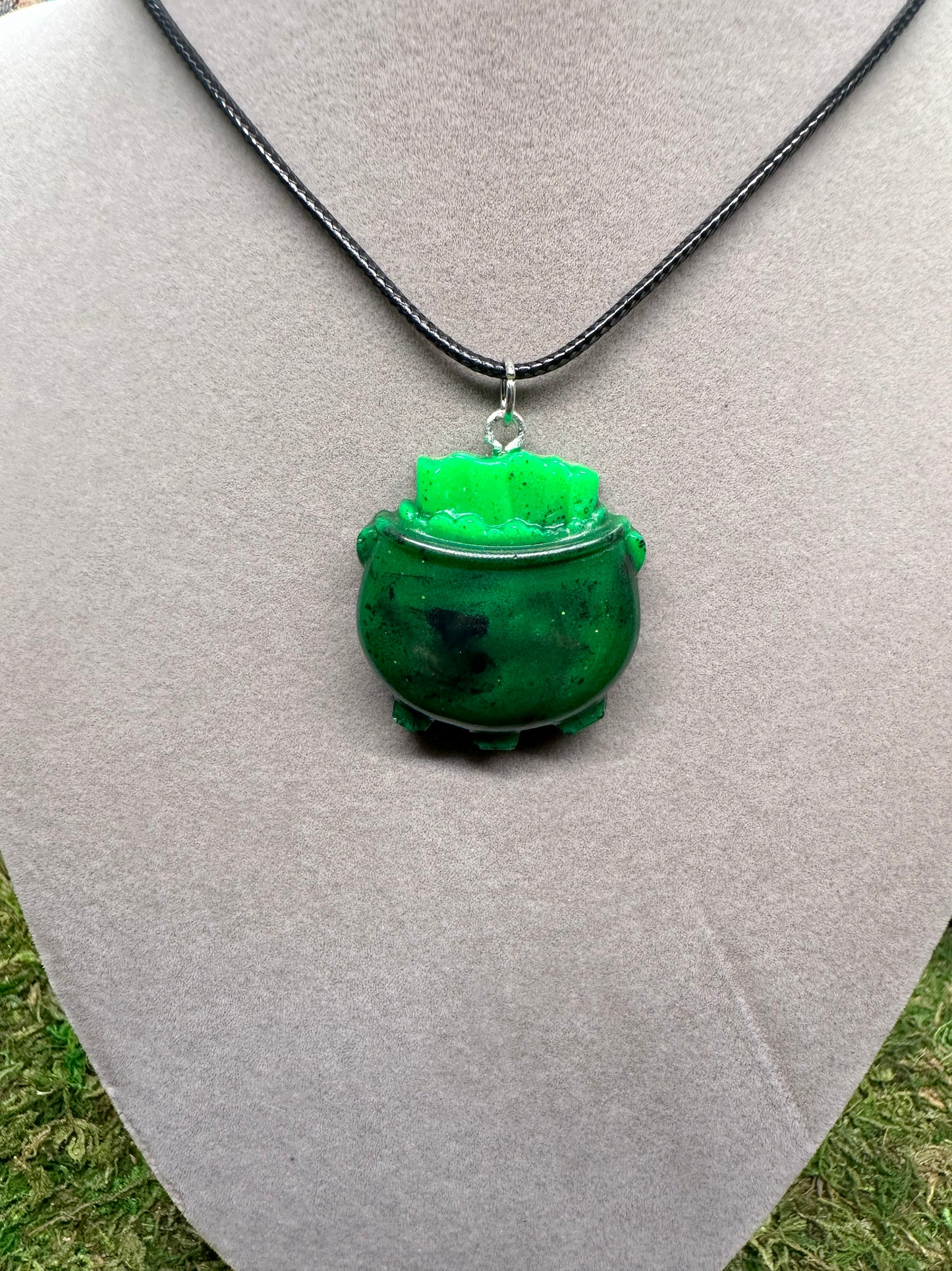 Green Pendent Cauldron